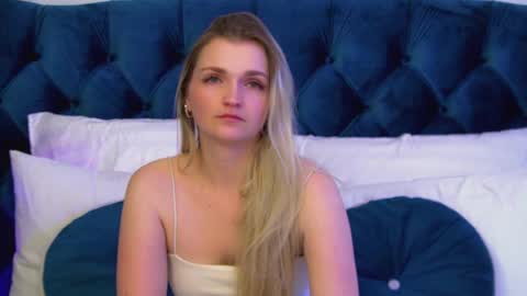 annyraii online show from February 17, 2026, 6:21 am