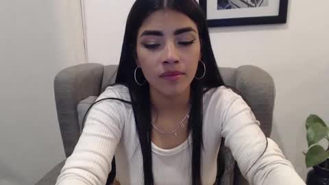 Snapshot of annyt_ chatting on March 3, 2025, 9:11 am anny online show from March 3, 2025, 9:11 am