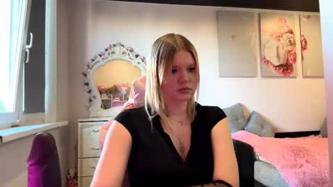 Snapshot of annyvibess chatting on June 16, 2026, 4:31 pm annyvibess online show from June 16, 2026, 4:31 pm