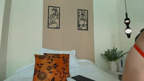 AnnyXhot online show from April 11, 2026, 1:48 pm