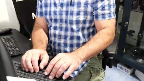 Snapshot of anonycock7 chatting on October 6, 2025, 12:35 pm D online show from October 6, 2025, 12:35 pm