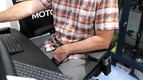 Snapshot of anonycock7 chatting on October 7, 2025, 12:35 pm D online show from October 7, 2025, 12:35 pm