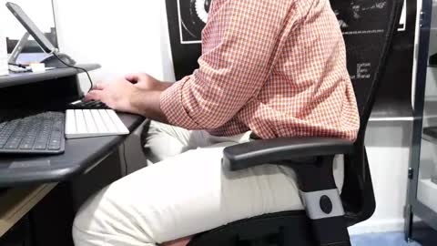 Snapshot of anonycock7 chatting on November 10, 2025, 3:22 pm D online show from November 10, 2025, 3:22 pm