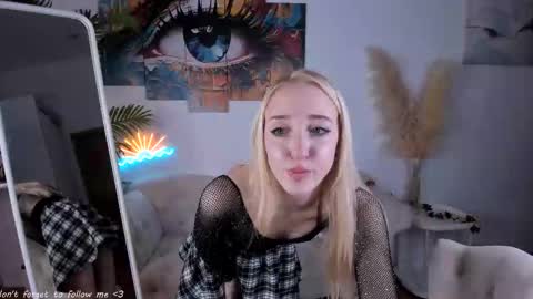 Snapshot of anorababy chatting on October 22, 2025, 7:52 am Anora online show from October 22, 2025, 7:52 am