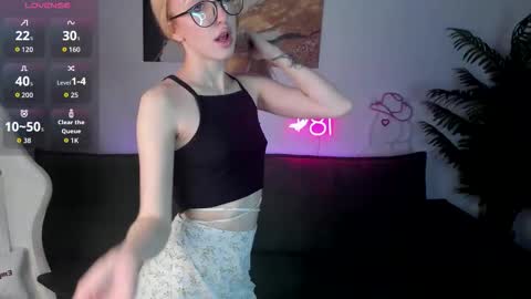 Snapshot of anorababy chatting on November 27, 2025, 7:32 am Anora online show from November 27, 2025, 7:32 am