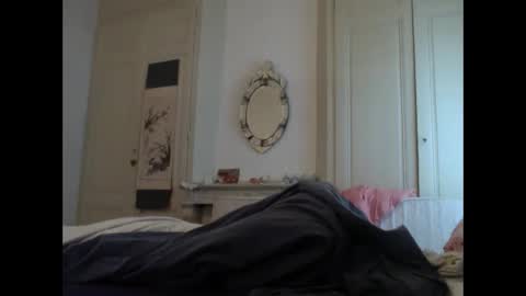 Snapshot of ant1rooxo chatting on January 8, 2025, 10:59 am anton online show from January 8, 2025, 10:59 am