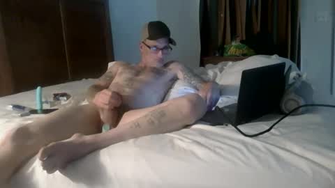 Hardandhorny24 online show from November 18, 2025, 5:06 pm