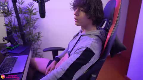 Anthony Buitrago Independent model online show from February 28, 2025, 2:20 am