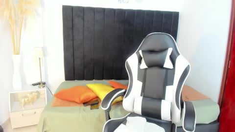       online show from November 6, 2025, 12:33 am