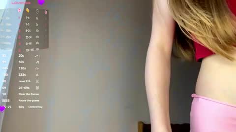 Snapshot of antionettepulgarin chatting on April 19, 2026, 3:44 pm Viktoria online show from April 19, 2026, 3:44 pm