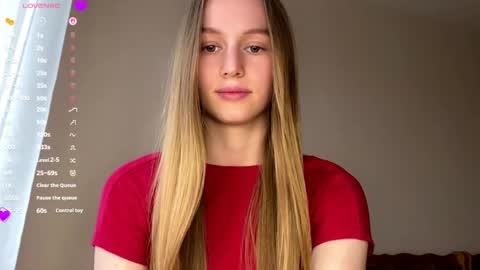 Snapshot of antionettepulgarin chatting on May 9, 2026, 3:39 pm Viktoria online show from May 9, 2026, 3:39 pm