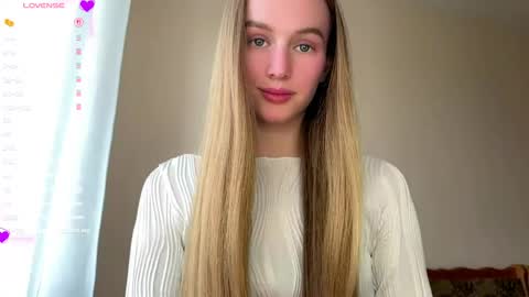 Snapshot of antionettepulgarin chatting on May 18, 2026, 3:18 pm Viktoria online show from May 18, 2026, 3:18 pm
