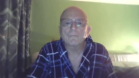 antmatt2025 online show from October 19, 2025, 4:57 am