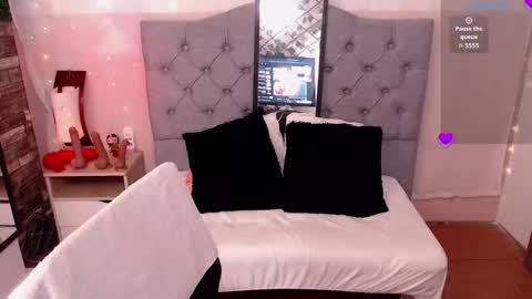 Snapshot of antolyh_c chatting on November 10, 2025, 12:15 pm antolyh_c online show from November 10, 2025, 12:15 pm