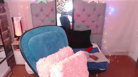 antolyh_c online show from February 14, 2026, 12:24 pm