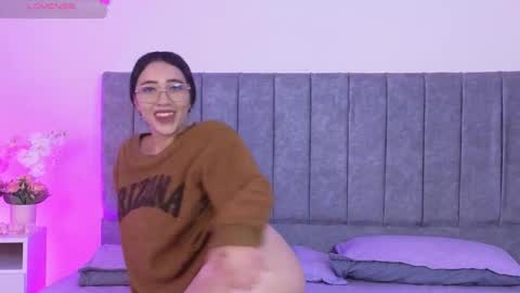 antonella online show from October 25, 2025, 7:52 pm