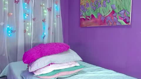 Antonella online show from June 9, 2026, 2:23 am