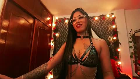 Snapshot of antonella_miller18 chatting on December 20, 2024, 2:16 pm Antonella online show from December 20, 2024, 2:16 pm