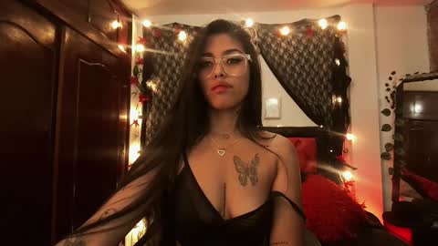 Snapshot of antonella_miller18 chatting on December 27, 2024, 3:26 pm Antonella online show from December 27, 2024, 3:26 pm