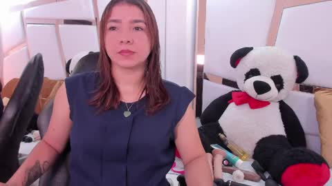 Antonella Moon 7 online show from April 7, 2026, 4:35 am