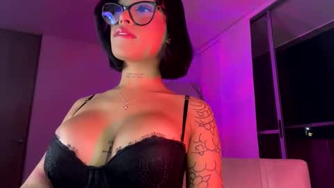 Snapshot of antonella_silva chatting on January 7, 2025, 12:24 am Anto online show from January 7, 2025, 12:24 am