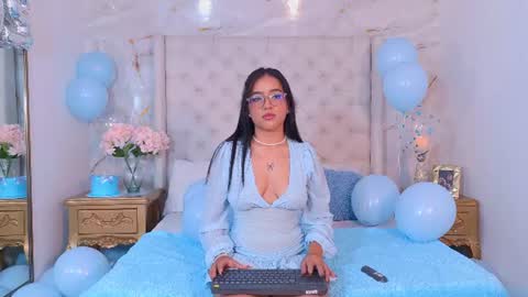 Antonella online show from July 13, 2026, 6:33 pm