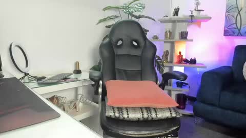 Snapshot of antonellariu chatting on May 23, 2026, 8:35 pm Antonella online show from May 23, 2026, 8:35 pm