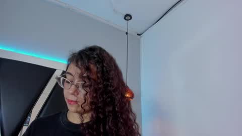 A N T O N E L L E  online show from January 10, 2025, 2:34 pm