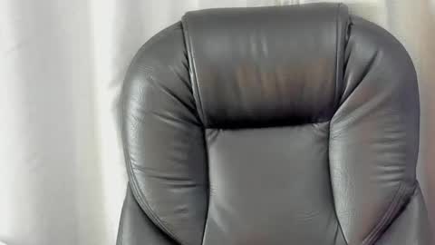 A N T O N E L L E  online show from January 11, 2025, 11:45 am