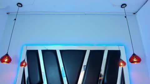 A N T O N E L L E  online show from February 21, 2025, 11:33 am