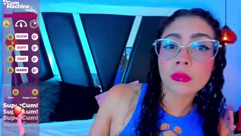 A N T O N E L L E  online show from February 23, 2025, 11:33 am