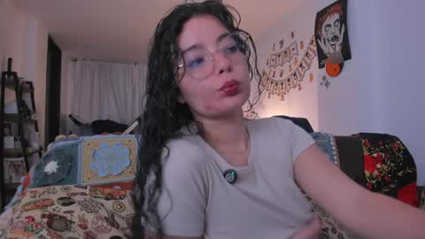 Antonia online show from May 7, 2026, 3:23 am