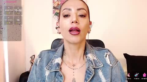 Snapshot of antoniavillamizar chatting on February 7, 2025, 12:50 pm Anto online show from February 7, 2025, 12:50 pm