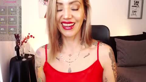 Snapshot of antoniavillamizar chatting on February 14, 2025, 4:09 pm Anto online show from February 14, 2025, 4:09 pm