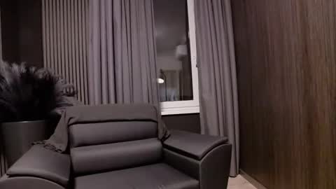 HI My name is Antonio online show from November 21, 2025, 8:07 pm