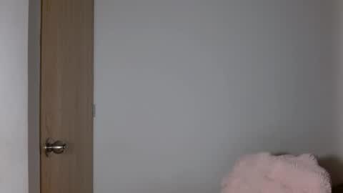 Snapshot of antonnella_x chatting on October 23, 2025, 12:54 am antonnella online show from October 23, 2025, 12:54 am