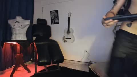 antonnello_ online show from February 26, 2025, 1:21 am