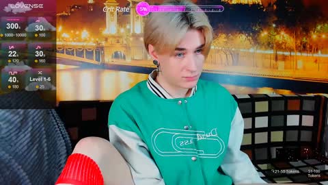 Snapshot of antonylewis chatting on December 30, 2024, 6:05 pm YummyTony online show from December 30, 2024, 6:05 pm