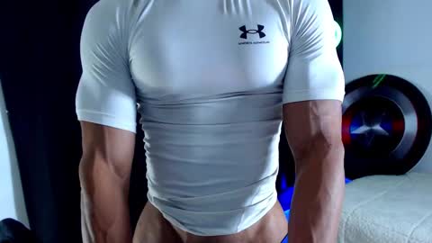 Instagram miguelangel1802  online show from September 29, 2025, 6:02 pm