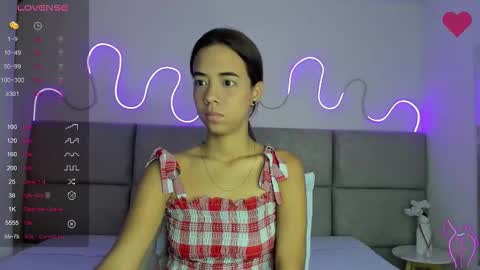 Snapshot of antoonellaa chatting on November 6, 2025, 12:17 pm antoonellaa online show from November 6, 2025, 12:17 pm