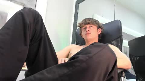 Snapshot of antthony_kings chatting on October 2, 2025, 8:38 pm Anthony King online show from October 2, 2025, 8:38 pm