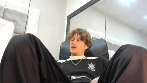 Snapshot of antthony_kings chatting on October 10, 2025, 8:08 pm Anthony King online show from October 10, 2025, 8:08 pm