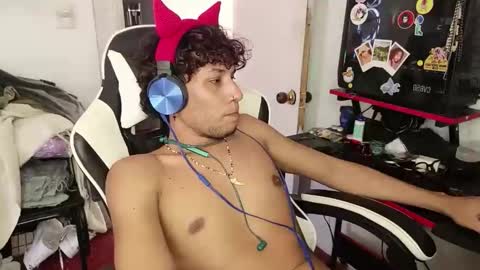 Snapshot of anuardhm chatting on November 9, 2025, 5:55 pm AnuarDHM online show from November 9, 2025, 5:55 pm