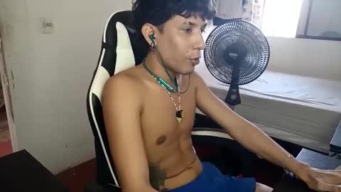 Snapshot of anuardhm chatting on November 21, 2025, 3:44 pm AnuarDHM online show from November 21, 2025, 3:44 pm