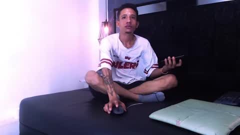 anxiuos miller online show from May 28, 2026, 5:05 am
