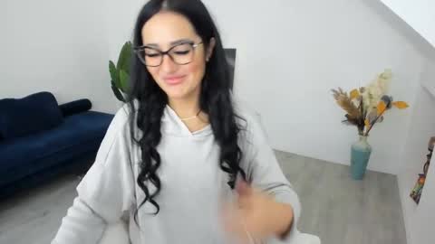 Anya online show from April 4, 2026, 4:22 am