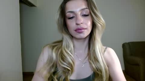 Anya online show from April 4, 2026, 8:50 pm