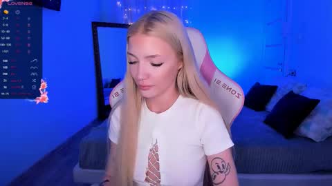 Anya online show from October 3, 2025, 4:42 am