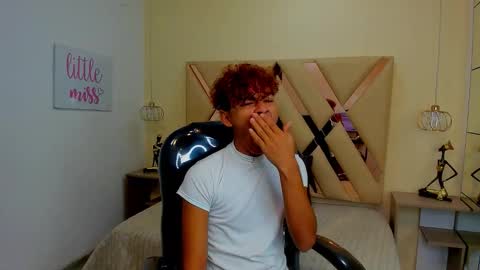 anyelotwink online show from December 22, 2025, 12:24 pm