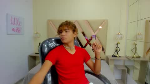 anyelotwink online show from February 19, 2026, 8:16 pm